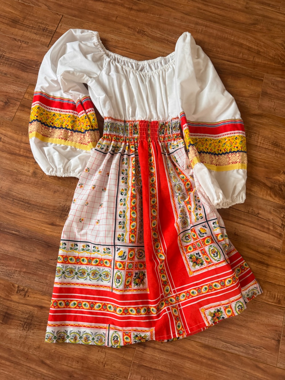 RARE  Folk Prairie Cotton Dress Red Floral Puff Sleeve Boho 70s Impressions!